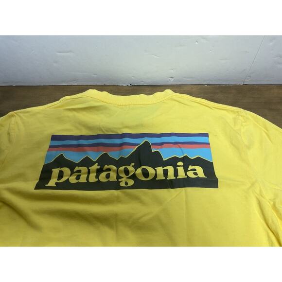 Patagonia Mens Yellow Logo Responsibili Tee Size Large - Picture 7 of 7